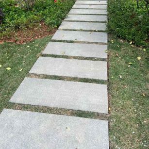 广安 芝麻黑小区踏步、汀步石铺装效果