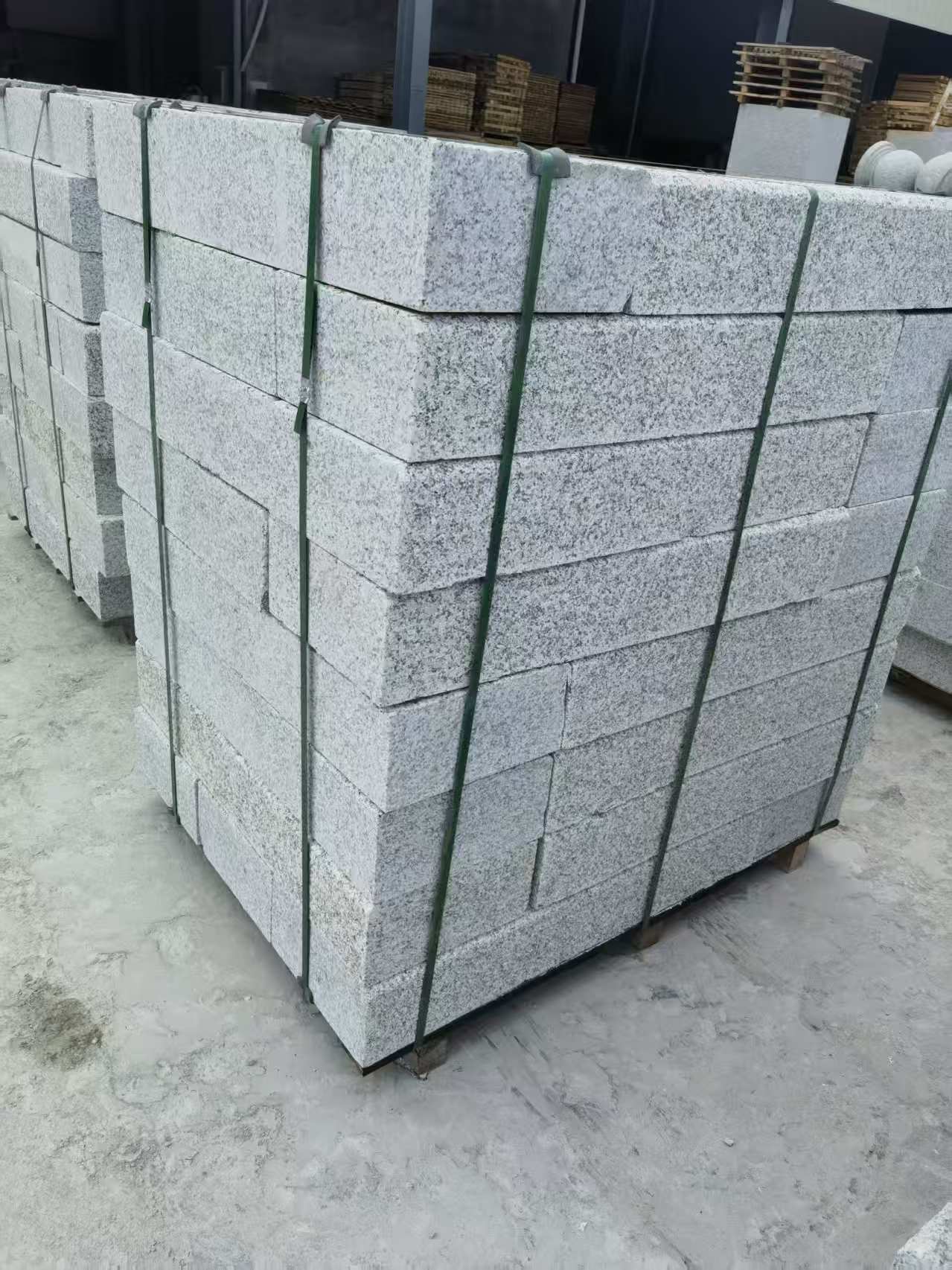 广安 芙蓉白火烧两面路沿石