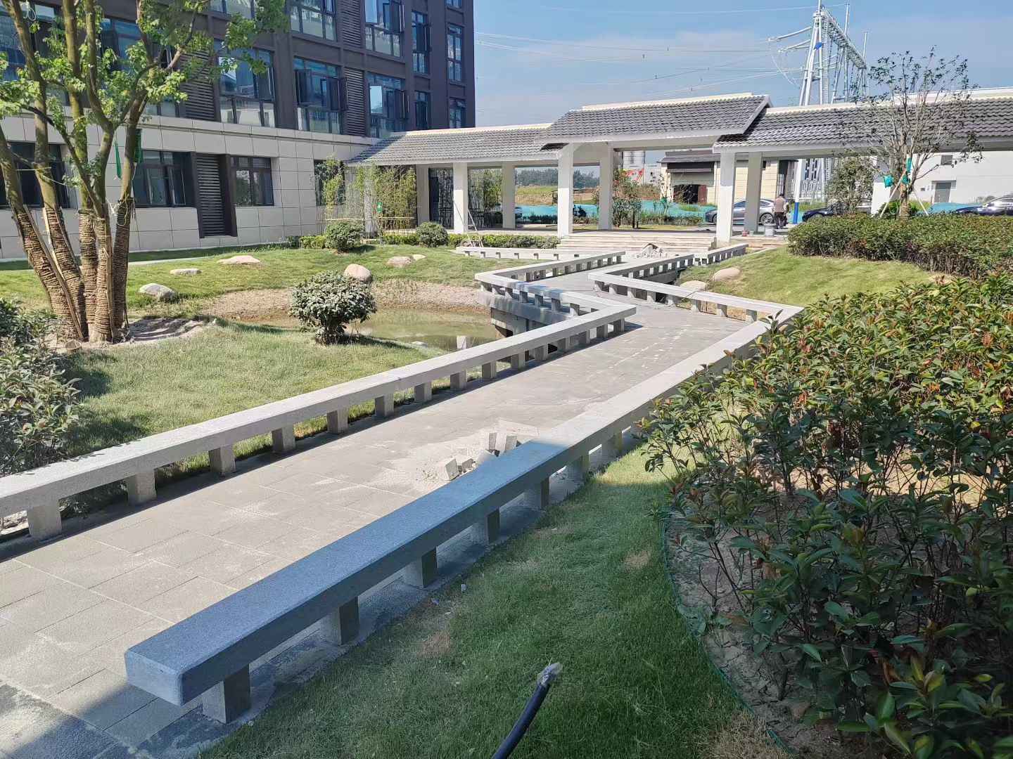 广安 芝麻灰小区坐凳&栏杆安装效果