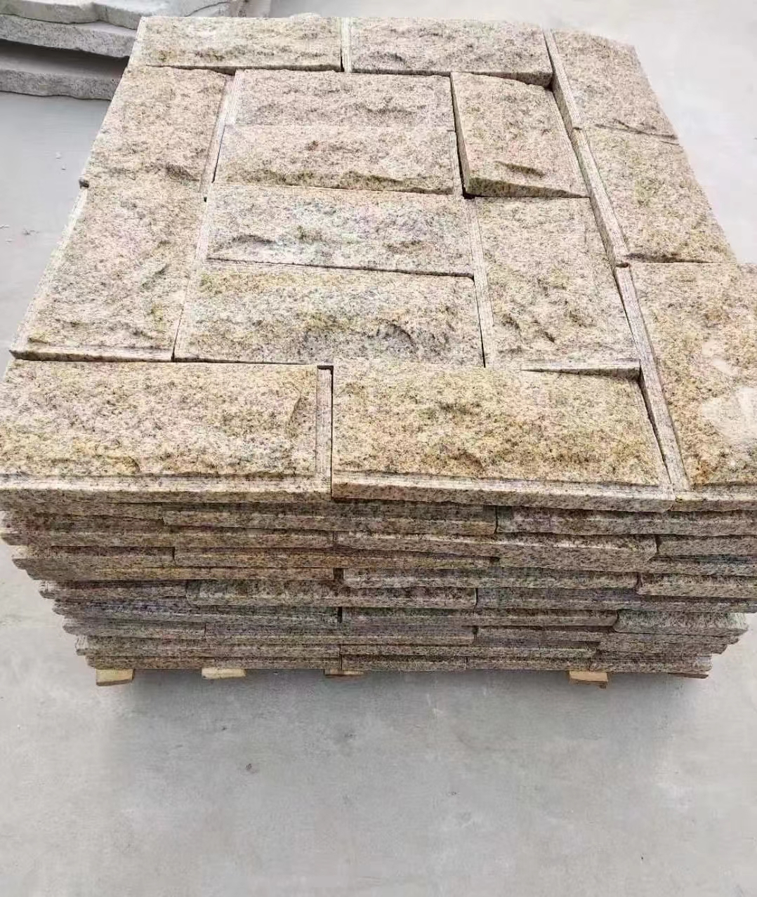 广安黄锈石蘑菇石